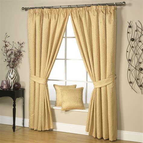 Choosing Curtains for Living Room
