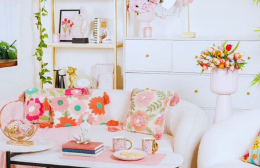 Home Decor, Lanterns, Vase, Living Room, Cushions, Wall Hangings
