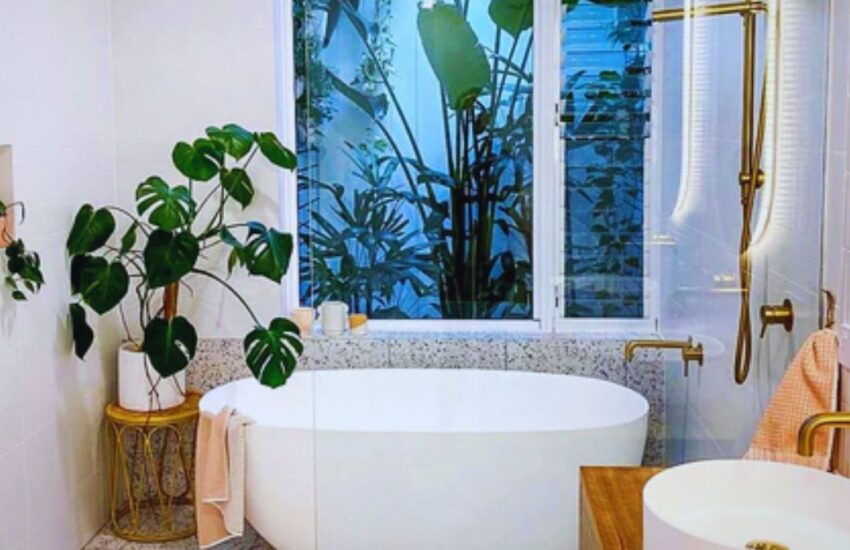 Bathroom, Coastal, Retreat, Mirrors, Colour, Lighting