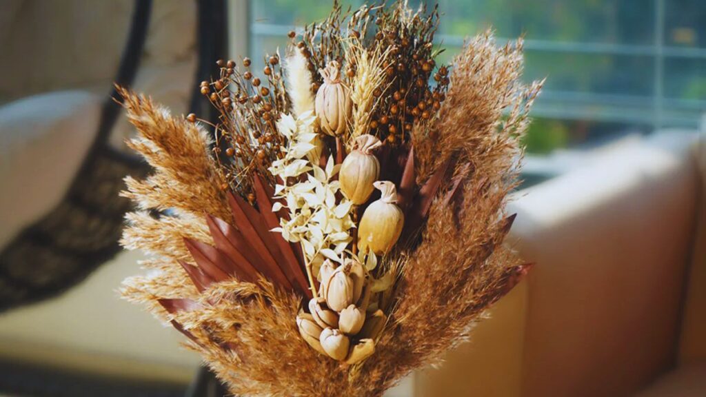 Home Decor, Dried Flowers, Sustainable, Garlands, Floral Jar