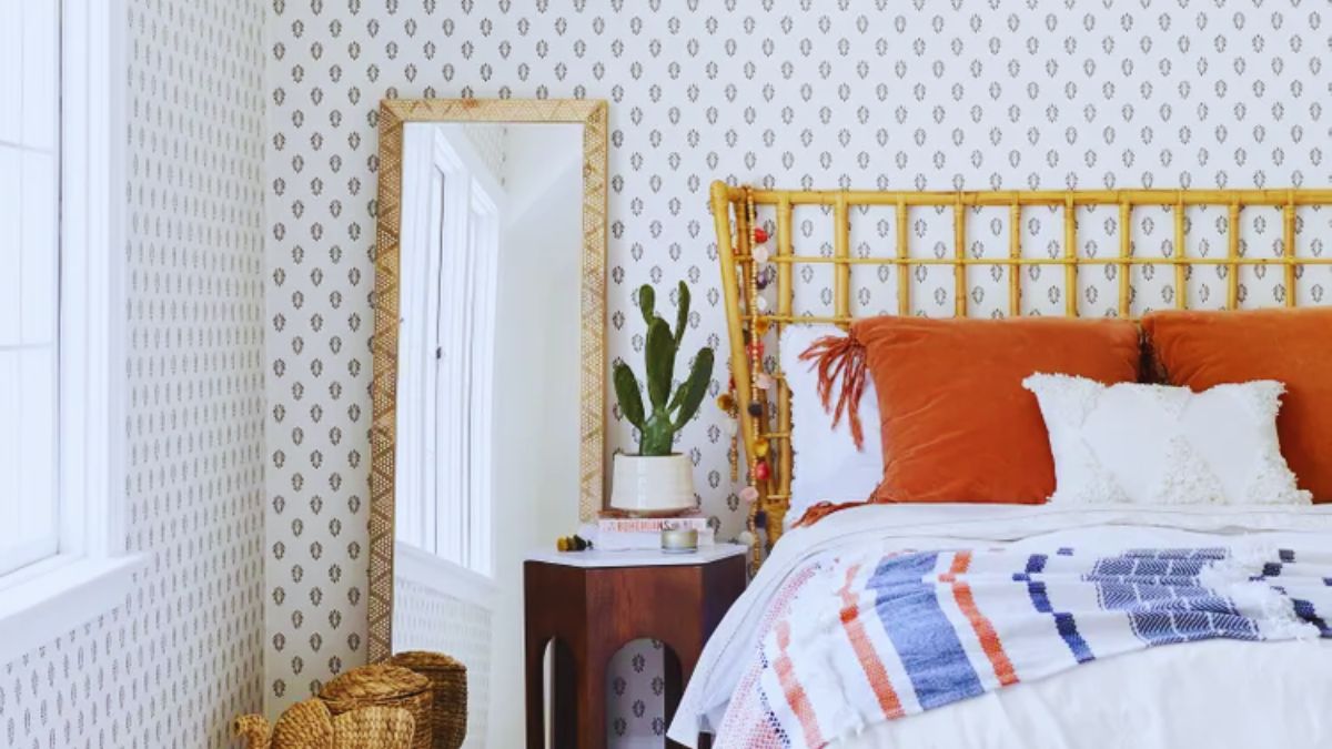 2026 interior design trends, home décor trends 2026, modern interior design, minimalism home décor, wood panelling trend, statement lighting ideas, curved furniture design, natural textures interiors, wallpaper design 2026, home styling inspiration