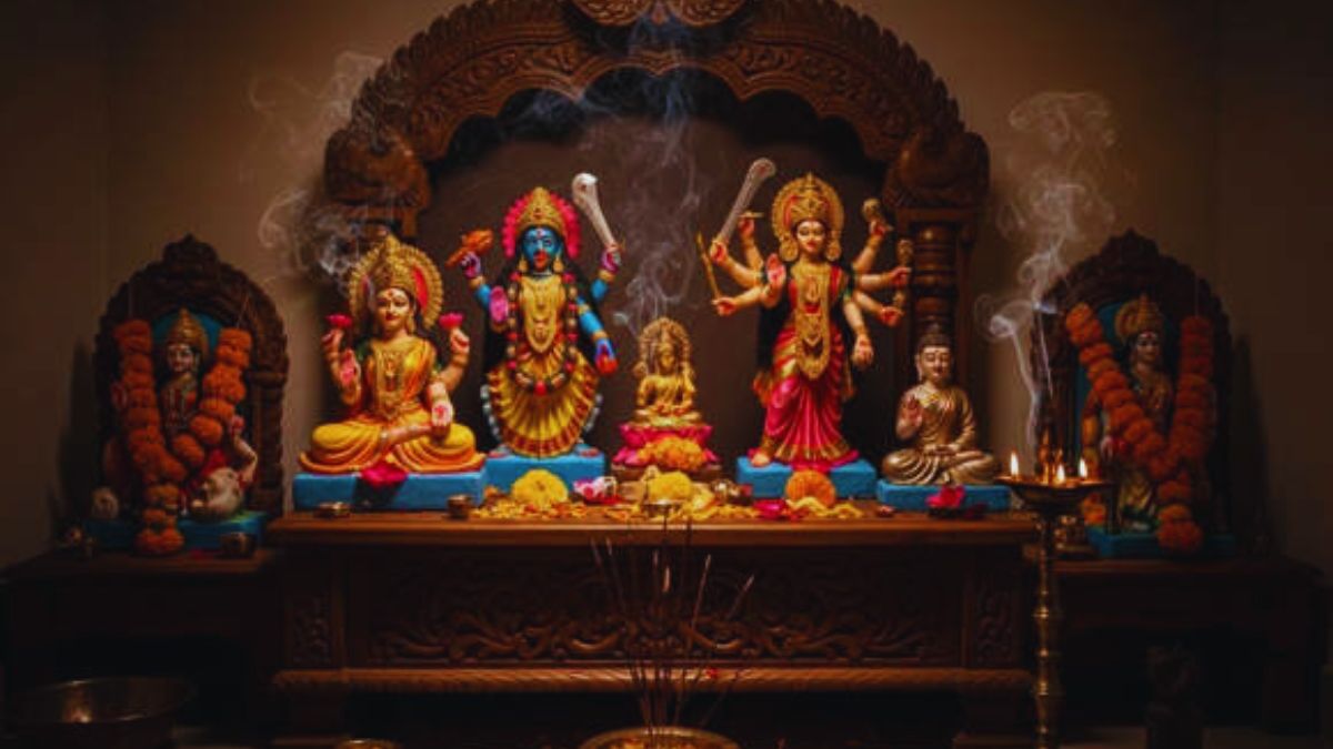 Hindu idol placement rules, puja room Vastu, home temple guidelines, which idols not to keep together, Shiva Lingam placement, Hanuman and Shani together, Hindu home mandir rules, puja room direction, Vastu for temple at home, idol arrangement tips, home shrine dos and don’ts, prayer room Vastu guidelines, Hindu temple setup at home, correct idol direction, idol placement mistakes to avoid